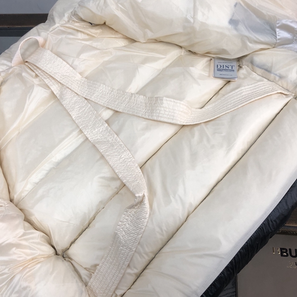 ハイクオリティダウンジャケット角部分ディテール